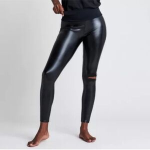NWOT SPANX ASSETS COLLECTION  "All Over" Faux Leather Leggings in Black